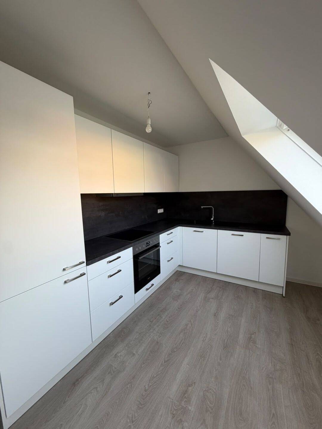 Moderne und helle Dachgeschosswohnung, 69168 Wiesloch