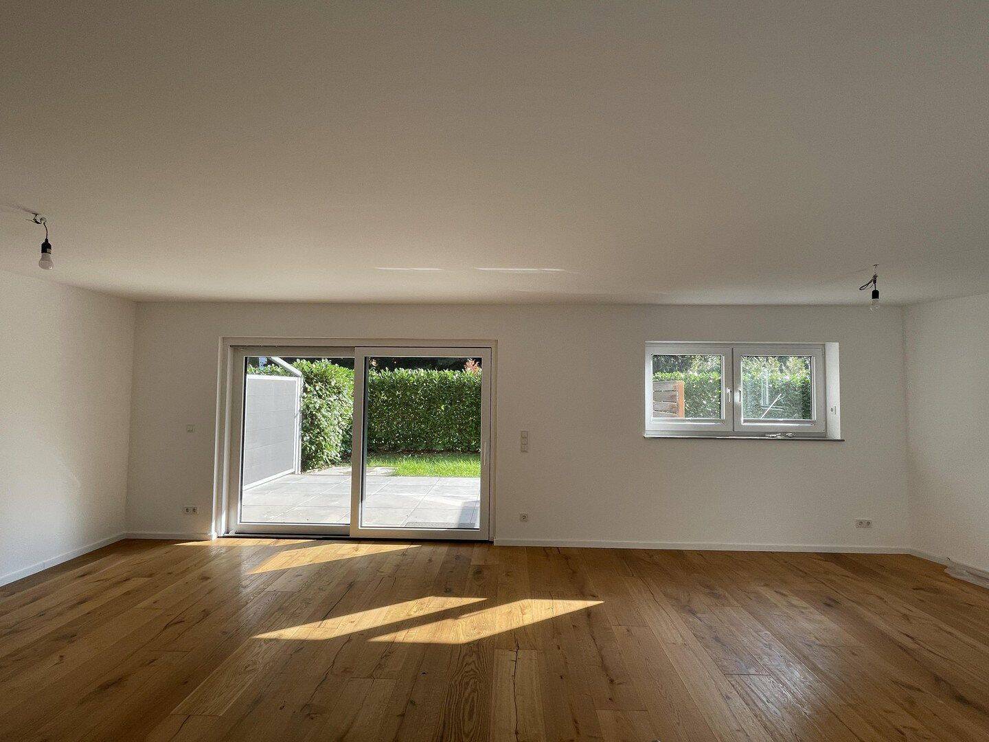 ruhig gelegene Neubauwohnung mit Südterasse, 40599 Düsseldorf (Benrath Hassels Holthausen Reisholz)