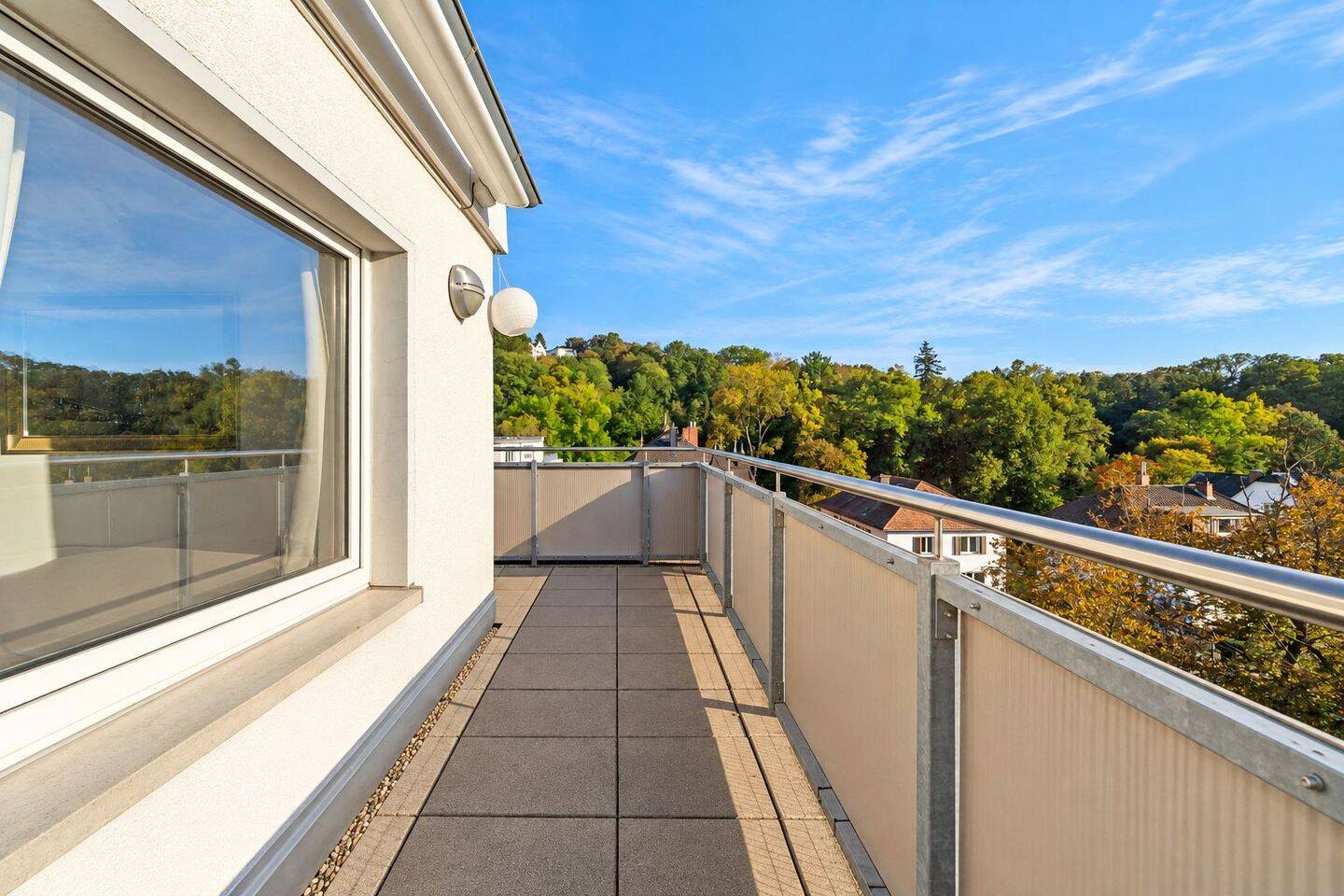 Kompakte Penthouse-Wohnung mit Terrasse und Weitblick in Wiesbaden-Sonnenberg, 65193 Wiesbaden (Sonnenberg Wiesbaden)