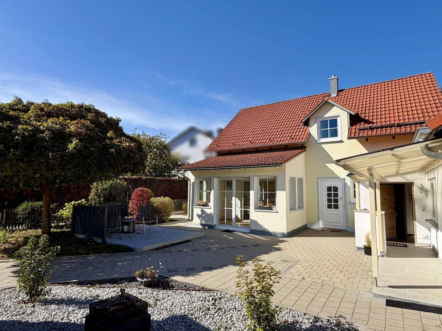 Neueres Einfamilienhaus mit Einliegerwohnung in Ihrlerstein, 93346 Ihrlerstein
