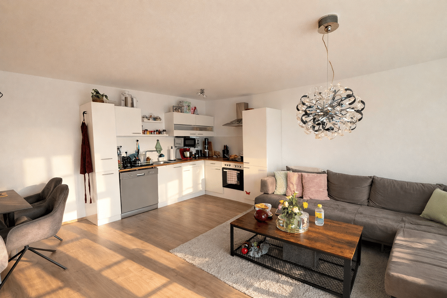 2,5-Zimmer-Wohnung mit großem Balkon und moderner Ausstattung in bevorzugter Lage von Schwenningen, 78054 Villingen-Schwenningen