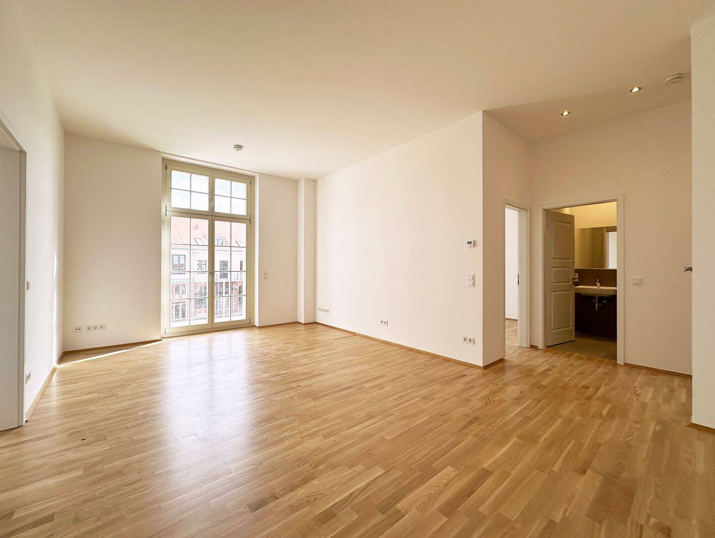 3-Zimmer Altbau-Charme mit Balkon, modernem Badezimmer im Erstbezug!, 9111 Chemnitz (Altchemnitz Schloßchemnitz Zentrum)