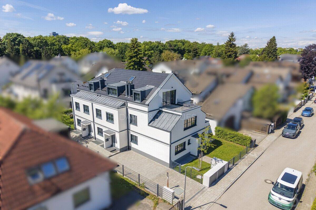 Architektur im Villencharme – Energieeffizientes Reihenhaus im Erstbezug mit Hobbyraum, 81739 München (Ramersdorf-Perlach)