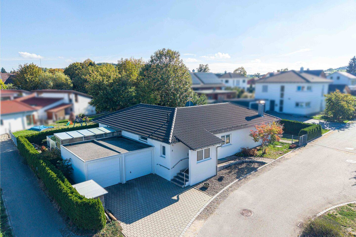 Wohnen auf einer Ebene! Gepflegter Winkelbungalow mit großzügigem Sommergarten, 88448 Attenweiler