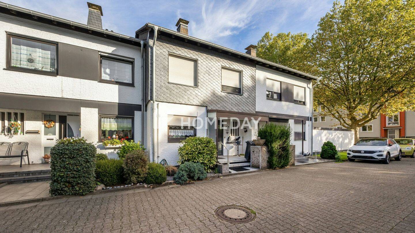 Gepflegtes Reihenmittelhaus über drei Etagen mit idyllischem Garten & Platz für Ihre Wohnideen, 45356 Essen