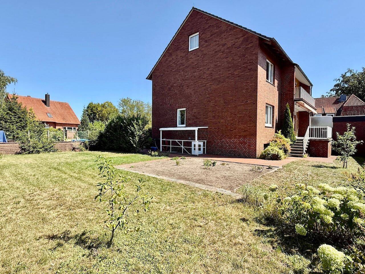 Großzügiges Einfamilienhaus mit vielfältigen Nutzungsmöglichkeiten in Helstorf, 31535 Neustadt am Rübenberge