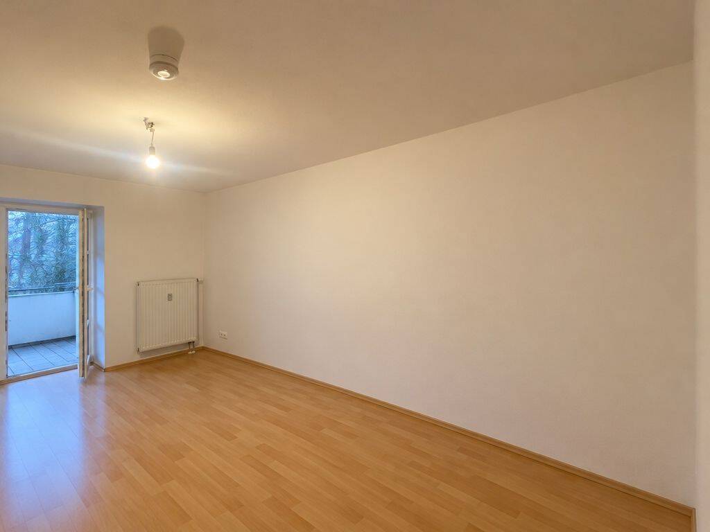 Helle 2-Zimmer-Wohnung mit Süd-Balkon & eigener Garage im Waldstraßenviertel, 4105 Leipzig (Zentrum-Nord Zentrum-Nordwest Zentrum-Ost Zentrum-West)