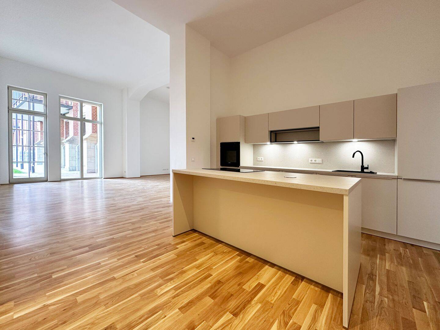 2,5-Zimmer-Loft mit Sprossenfenstern, Einbauküche mit Kochinsel & Balkon!, 9111 Chemnitz (Altchemnitz Schloßchemnitz Zentrum)