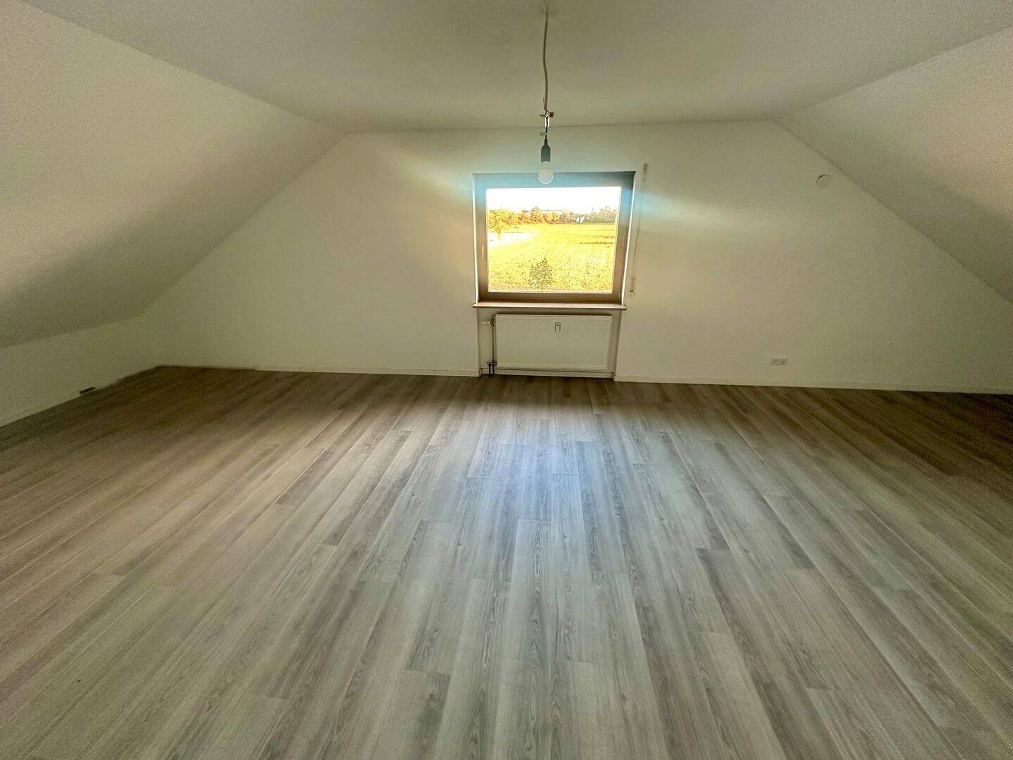Schöne, frisch renovierte 2-Zimmer-Wohnung mit Abstellkammer in Oberhausen-Rheinhausen – ab sofort verfügbar!, 68794 Oberhausen-Rheinhausen