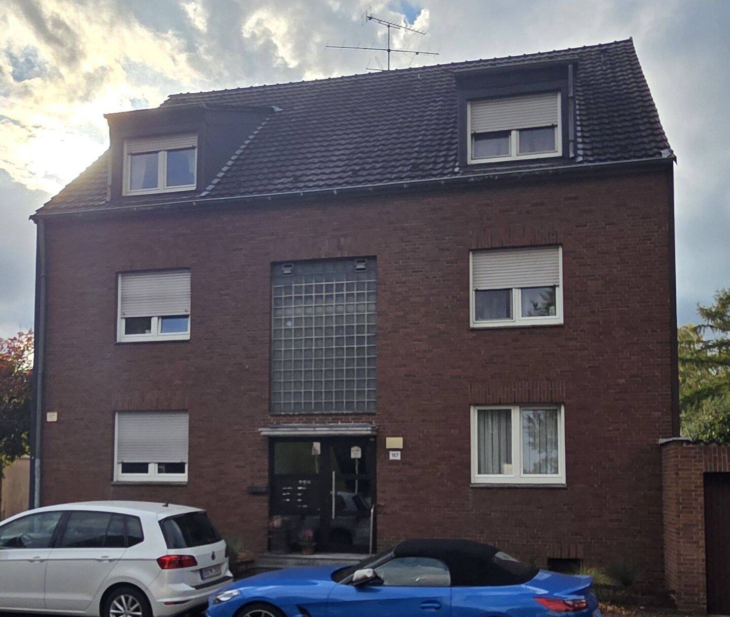 TOP GELEGENHEIT!!! RENOVIERTE + TOP AUFGETEILTE 2 ZIMMER ERDGESCHOSS WOHNUNG mit BALKON in OBERHAUSEN – ALSFELD!!!, 46145 Oberhausen