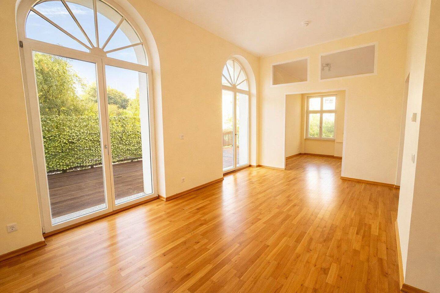 Herrschaftliche 224 m² Wohnung, teilbar, hohe Decken, Terrasse, Garten, Carport, Kamin, 12555 Berlin (Treptow-Köpenick Köpenick)