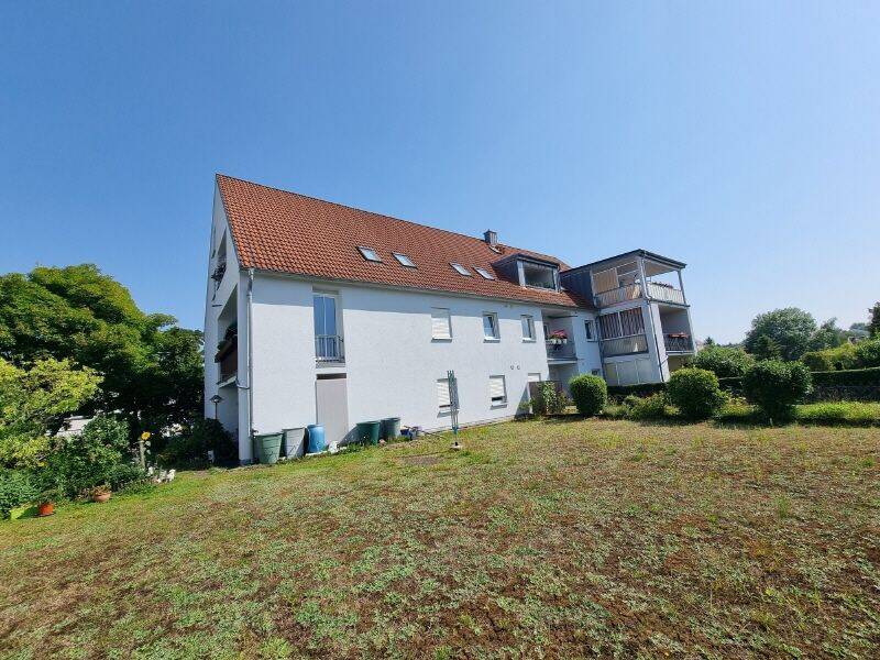Kleine Eigentumswohnung mit Gartenanteil, 8451 Crimmitschau