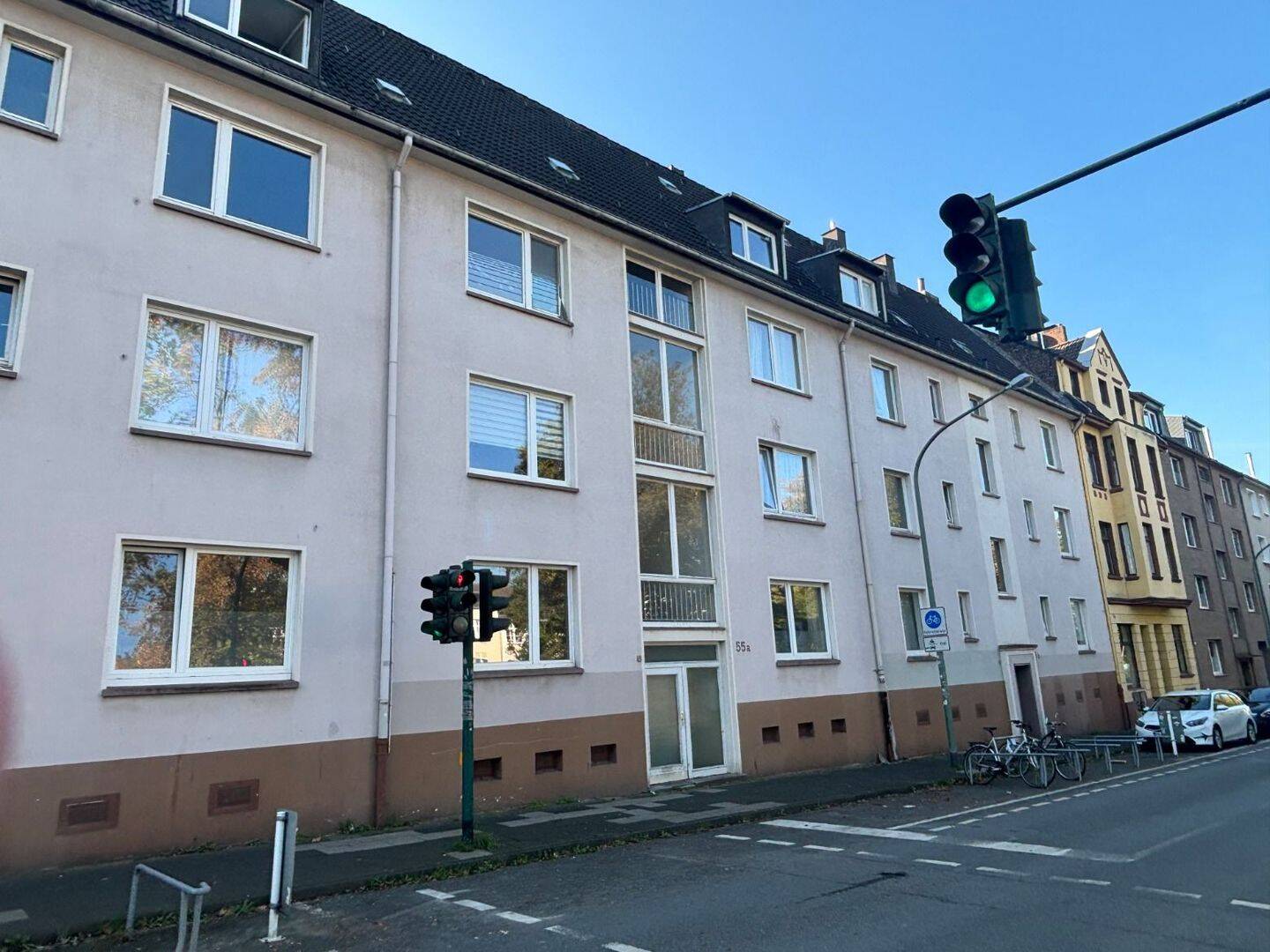+++ Helle 2,5-Zimmer-Wohnung mit großem Balkon! +++, 45147 Essen (Frohnhausen Holsterhausen Rüttenscheid)