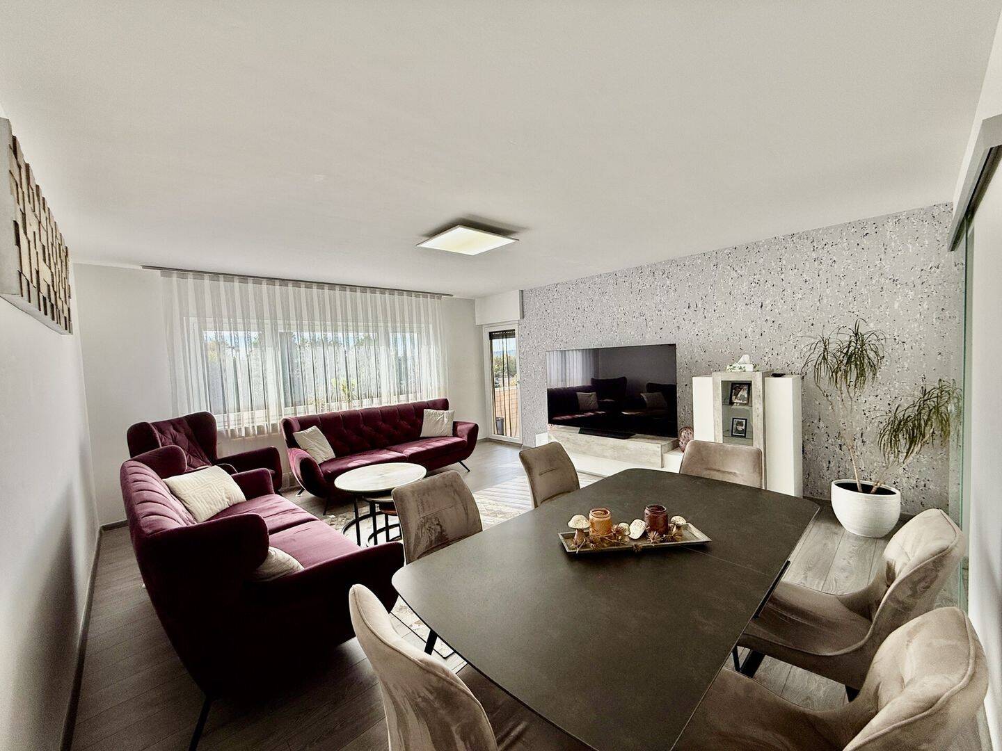 Modernisierte 4,5-Zimmer-Wohnung mit Balkon und Garage in Sinsheim, 74889 Sinsheim