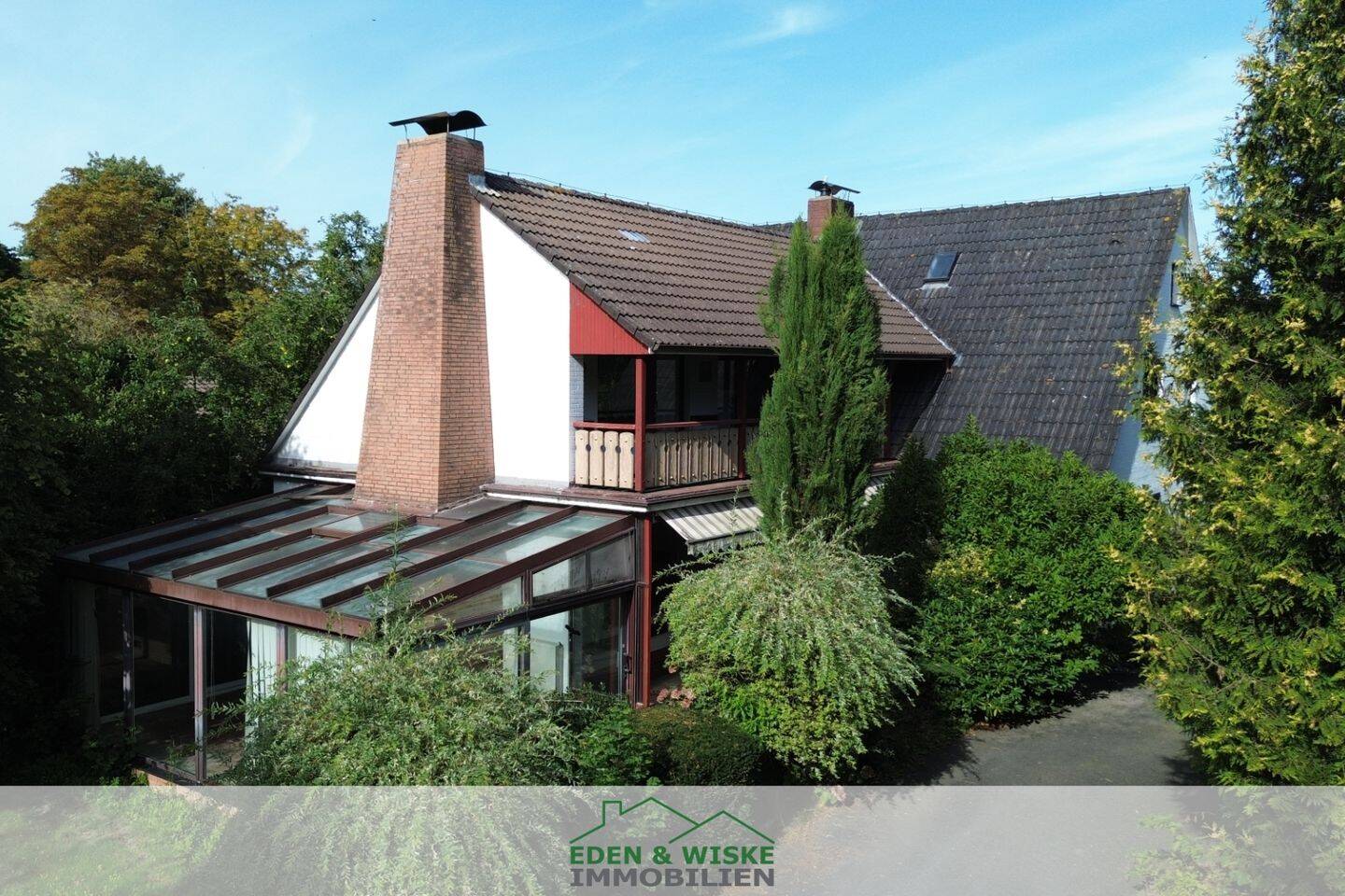 Großes Einfamilienhaus mit Pensionszimmern und Wintergarten, 26506 Norden
