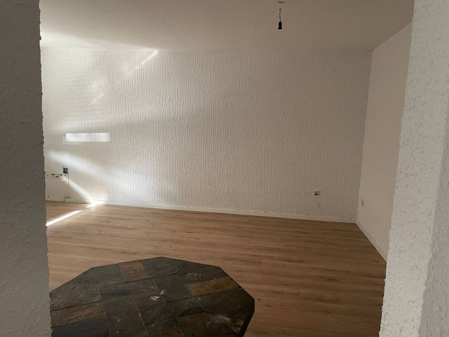 Helle 2-Zimmer-Wohnung mit eigenem Garten in Saarbrücken-Burbach zu vermieten, 66115 Saarbrücken