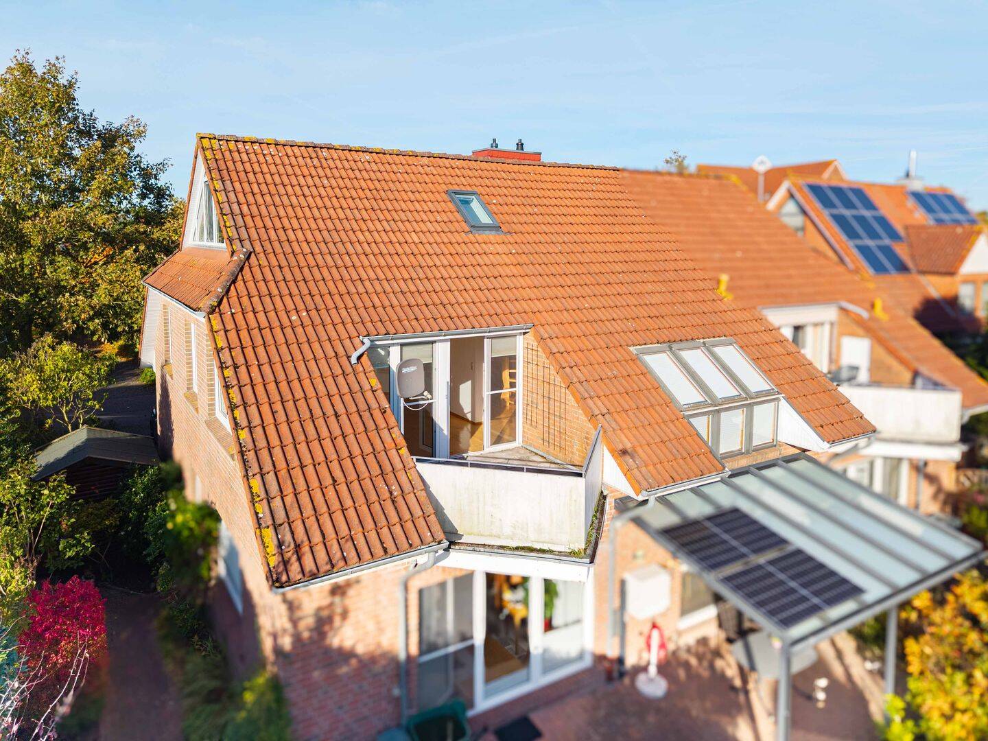 Gepflegte Wohnung mit eigenem Stellplatz und sonniger Dachterrasse, 26725 Emden