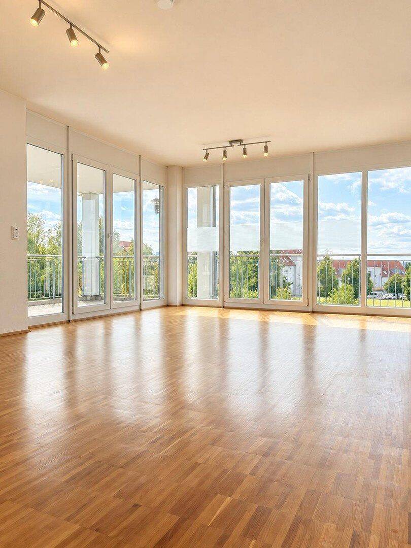 Lichtdurchflutete 4-Zimmer-Wohnung mit großzügigem Südwestbalkon – provisionsfrei in Würzburg, 97076 Würzburg (Grombühl Lengfeld)