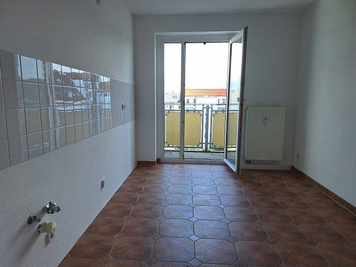 tolle 1 Raumwohnung inkl. separater Wohnküche und Balkon sowie Tageslichtbad, 9126 Chemnitz (Altchemnitz Bernsdorf Gablenz Lutherviertel Sonnenberg)