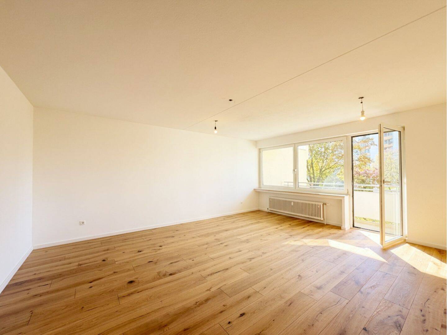 Helle 3-Zimmer-Wohnung mit zwei Balkonen – frisch renoviert, 81737 München (Ramersdorf-Perlach)