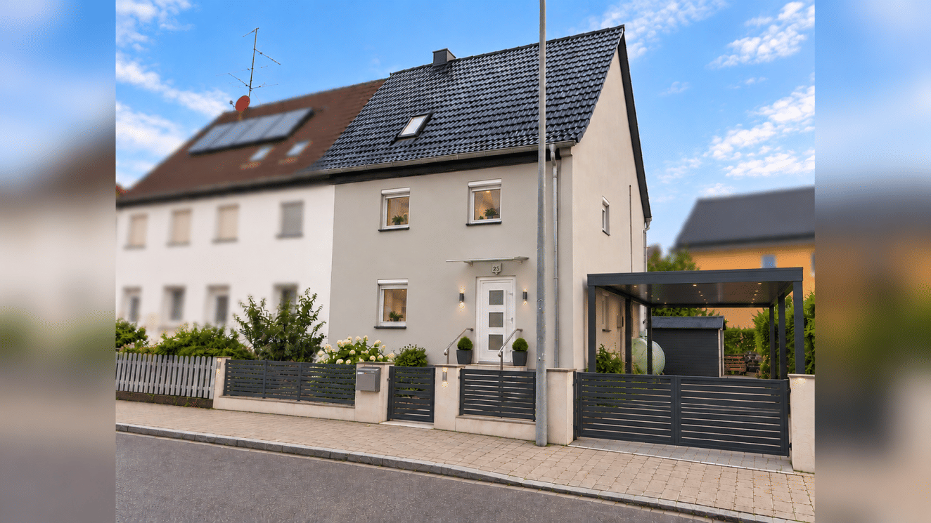 Attraktive, sanierte Doppelhaushälfte mit Terrasse und viel Platz in Büchenbach, 91186 Büchenbach