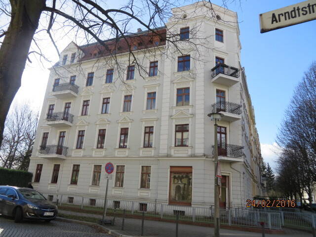 schöne helle 2 Raum Wohnung im Dachgeschoss mit Einbaukücke, 2826 Görlitz