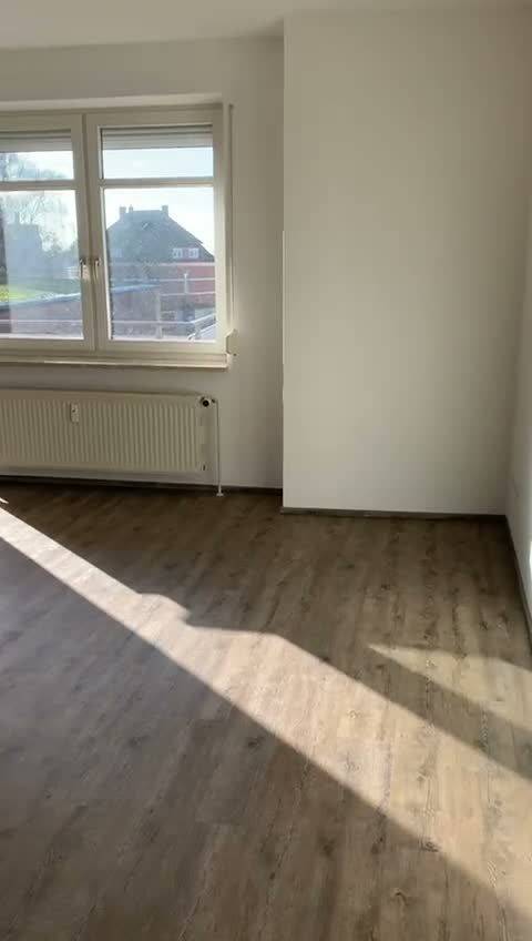 Bright & Well-Maintained City-Center Apartment with Balcony, 25524 Itzehoe