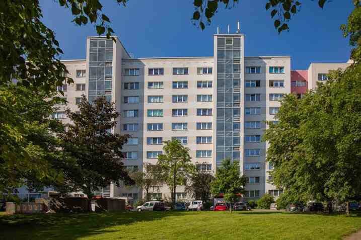 Zuhause fühlen: interessante 2-Zimmer-Wohnung mit Aufzug!, 1239 Dresden