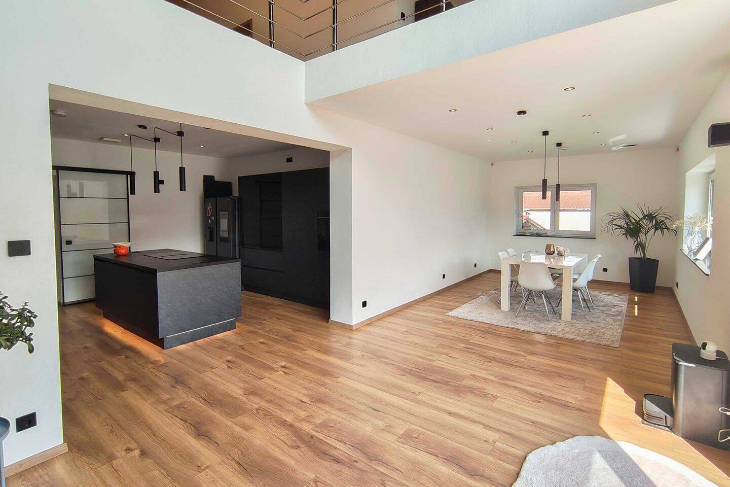 Luxus trifft Energieeffizienz – exklusives Anwesen mit A+ Energieeffizienzklasse, 84051 Essenbach