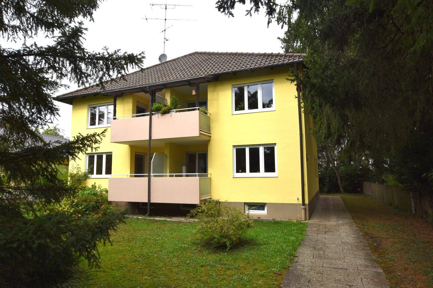 Hadern – 3 Zimmer Wohnung mit Balkon, 81375 München (Hadern)