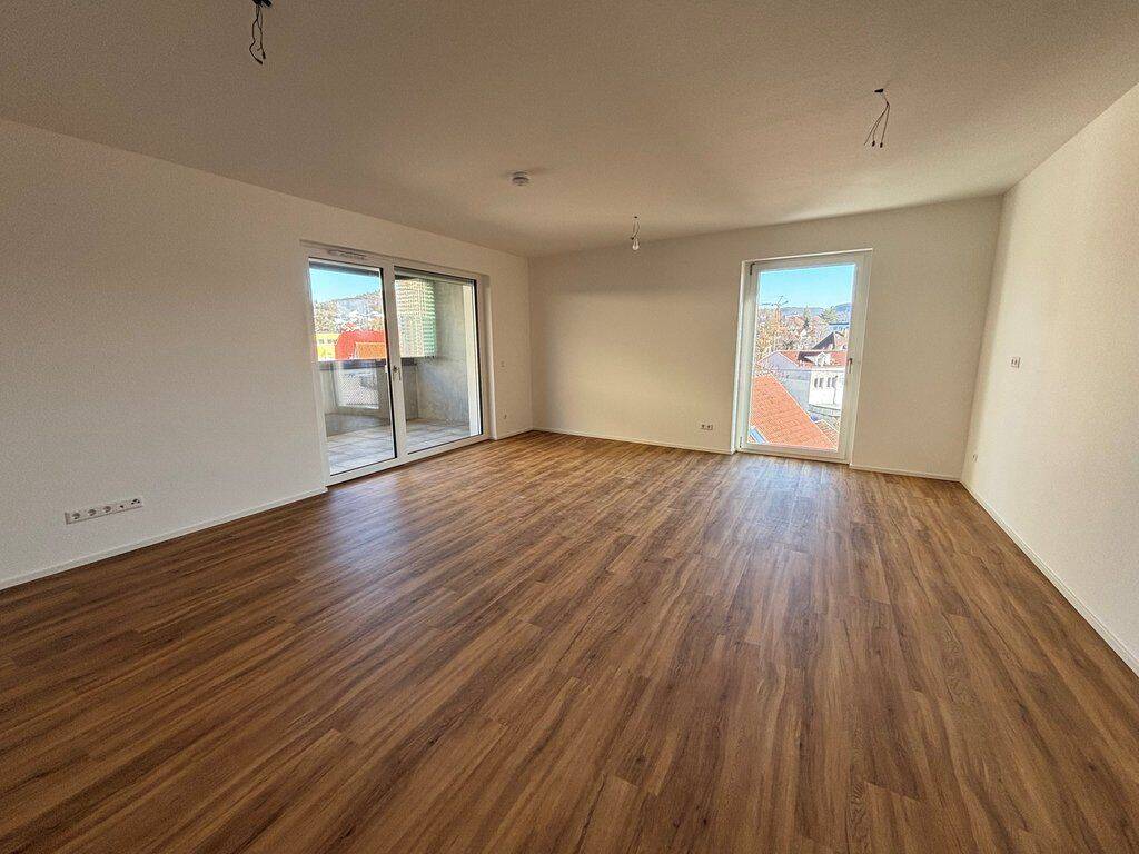 3-Zimmer-Wohnung mit Loggia, Einbauküche und Tiefgaragenstellplatz, 72766 Reutlingen