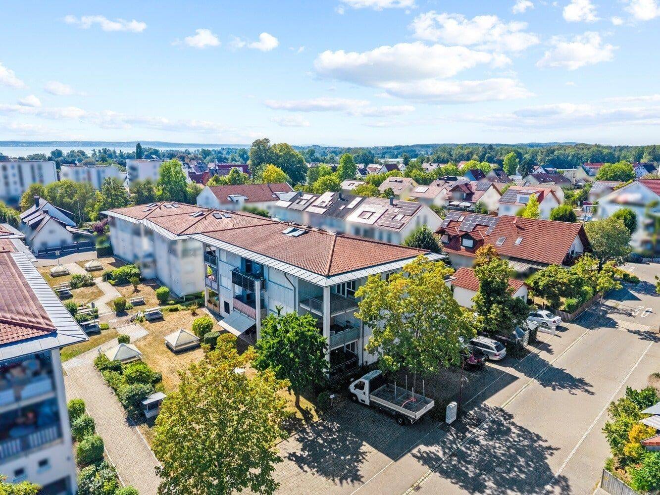 Charmantes Wohnen im Dachgeschoss – 2 Zimmer mit Balkon und Dachterrasse, 88048 Friedrichshafen