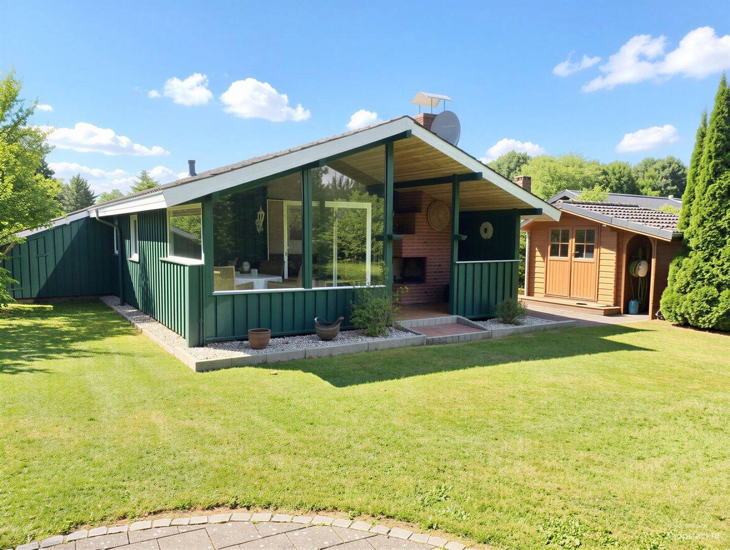 Gepflegtes Ferienhaus mit wunderschönem Garten, Terrassen, Kaminofen & Carport in Hünning, 24887 Silberstedt