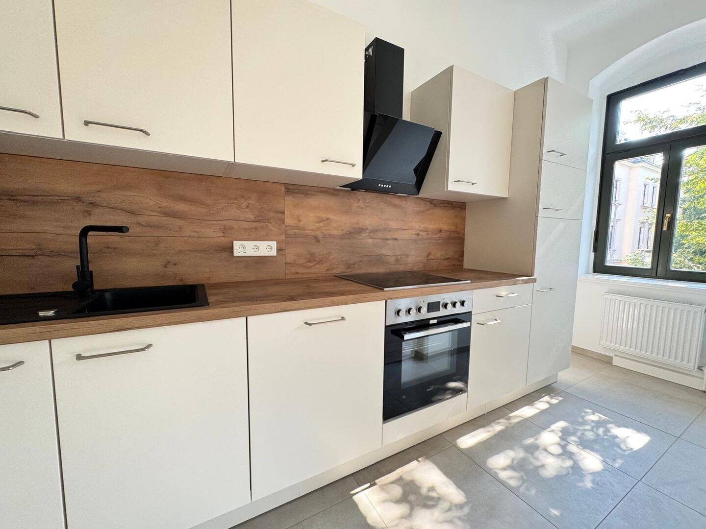 In Sanierung! I Mit moderner Einbauküche & Balkon, 1159 Dresden