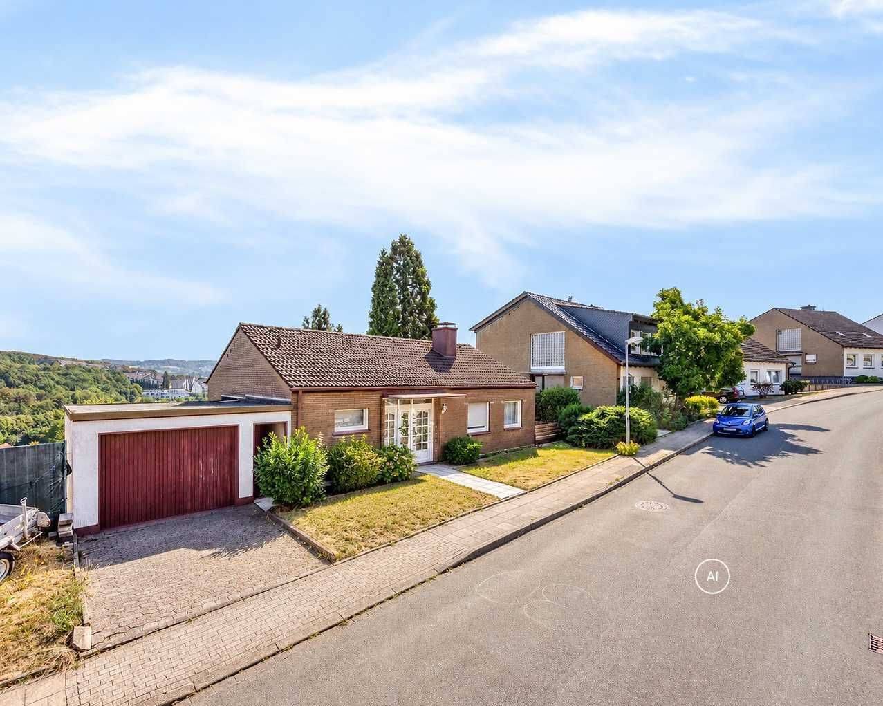 Traumhafte Weitsicht ins Tal – Freistehendes Einfamilienhaus in Velbert-Neviges, 42553 Velbert