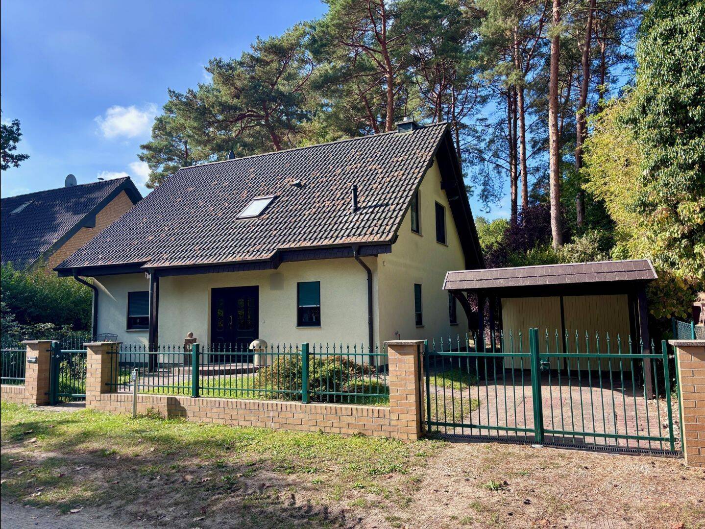 Idyllisch Wohnen im beliebten Wilhelmshorst: Einfamilienhaus mit vier Zimmern sucht neue Bewohner!, 14552 Michendorf