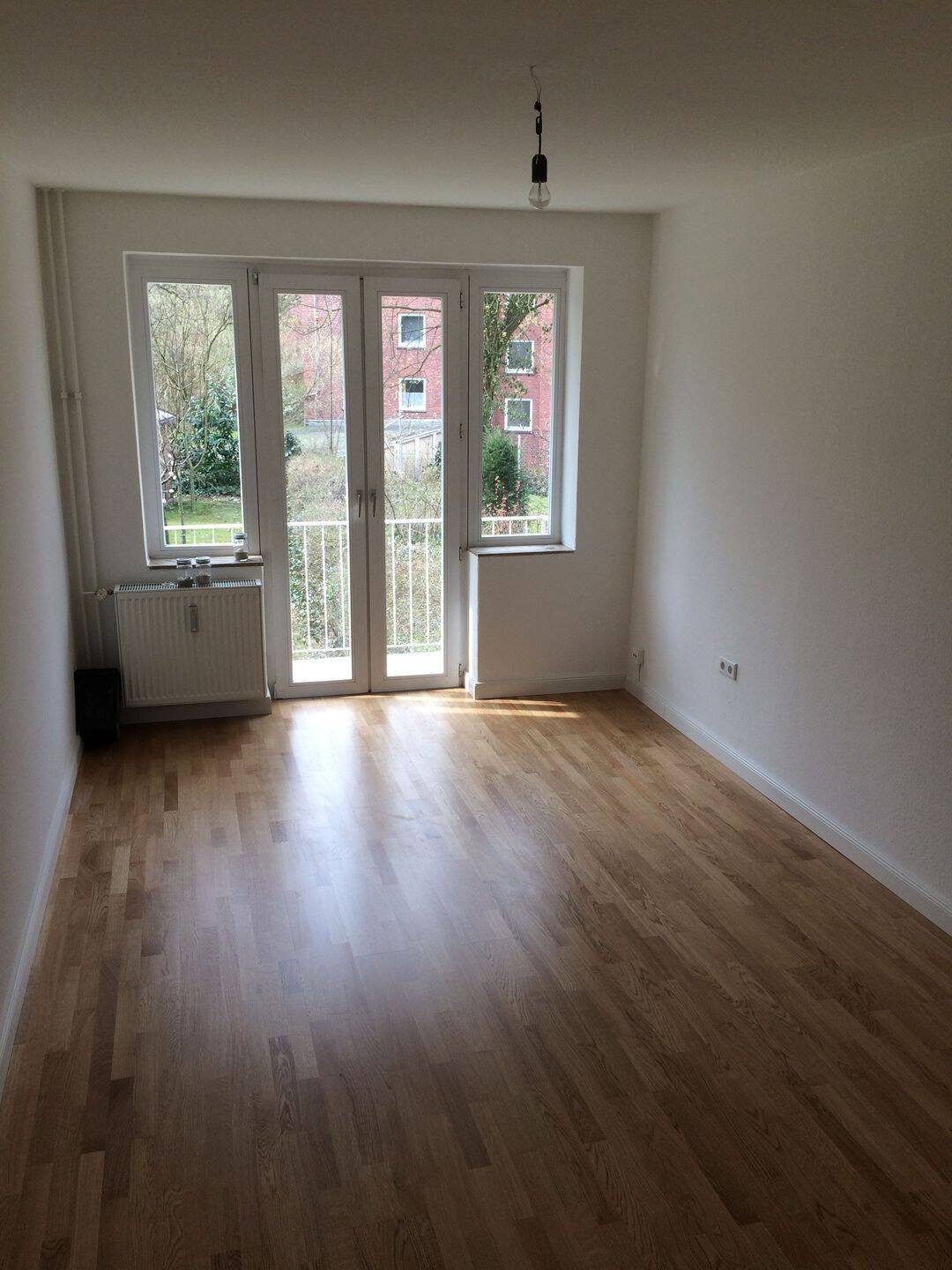 Helle , freundliche 2 Zimmer-Wohnung mit Südbalkon, 22081 Hamburg (Hamburg-Nord Barmbek-Süd Uhlenhorst)