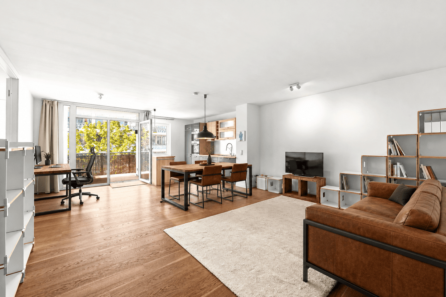 42 m² Wohnbereich, Balkon und Ankleide: Ein Zuhause mit Extra-Komfort, 10179 Berlin (Mitte)