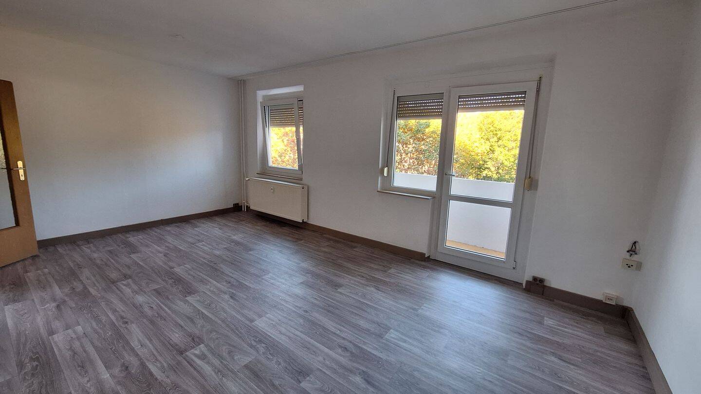 4/5 Raum Wohnung im Grünen 88 m², Stellplatz, 2 Bäder, 2 Balkone, 98528 Suhl (Goldlauter Suhl Gehlberg Schmiedefeld Vesser)