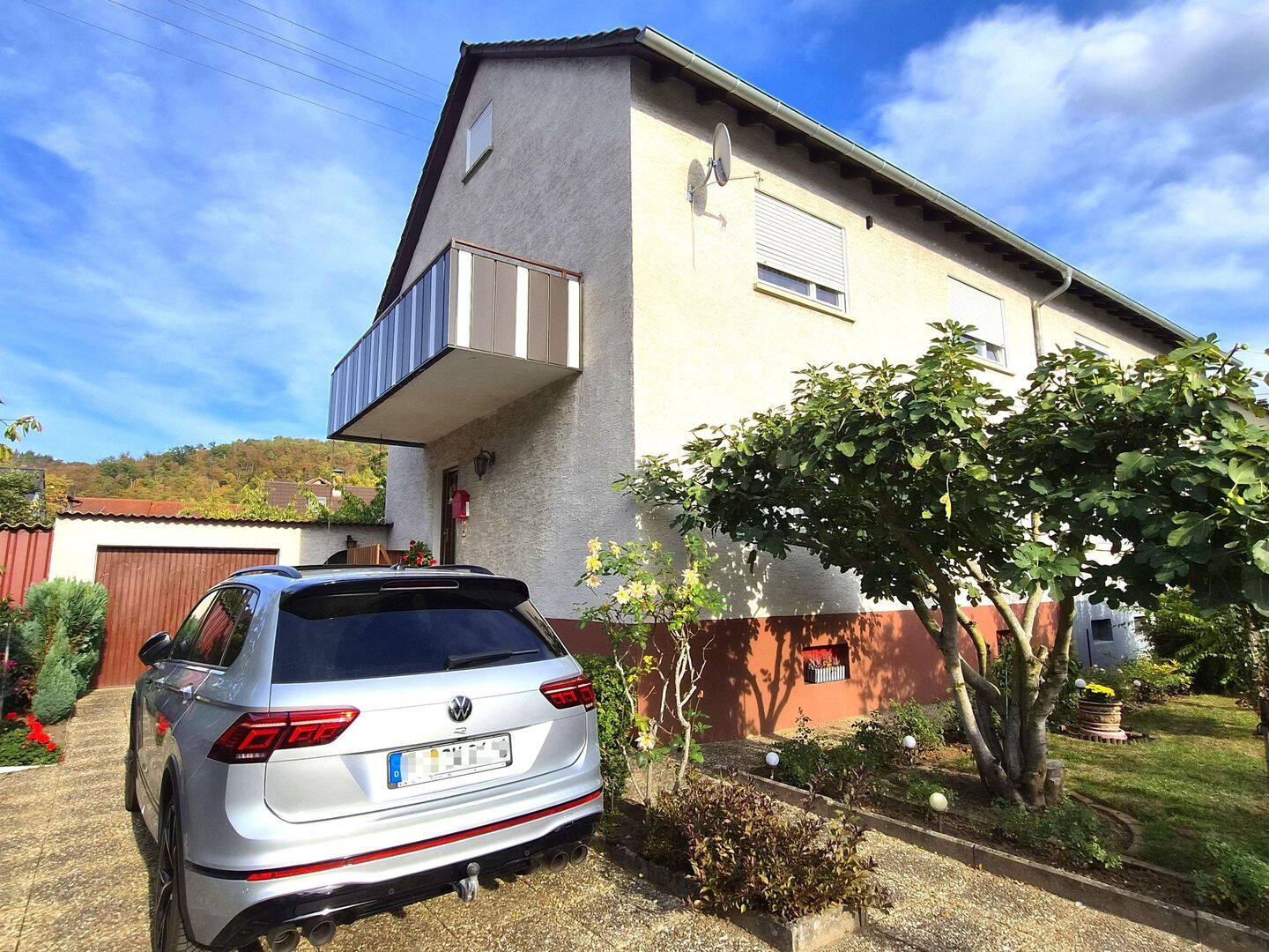 Ein Zuhause mit Charme – gepflegte Doppelhaushälfte mit großem Garten., 74855 Haßmersheim