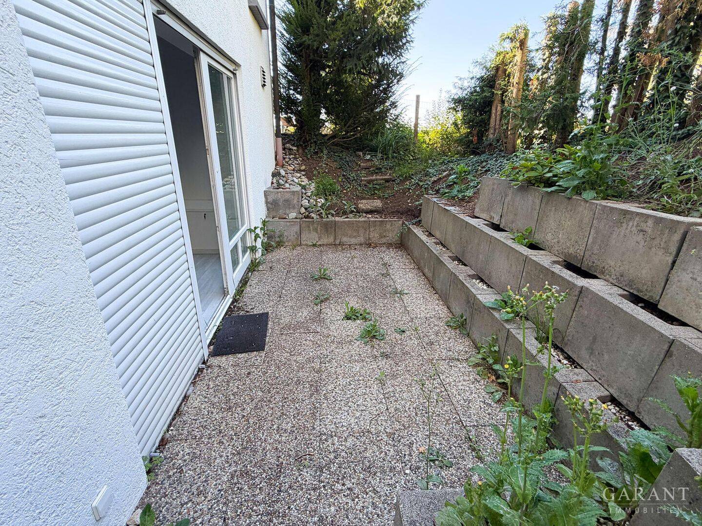 Helle Einliegerwohnung mit eigener Terrasse in ruhiger, naturnaher Lage von Esslingen, 73732 Esslingen am Neckar