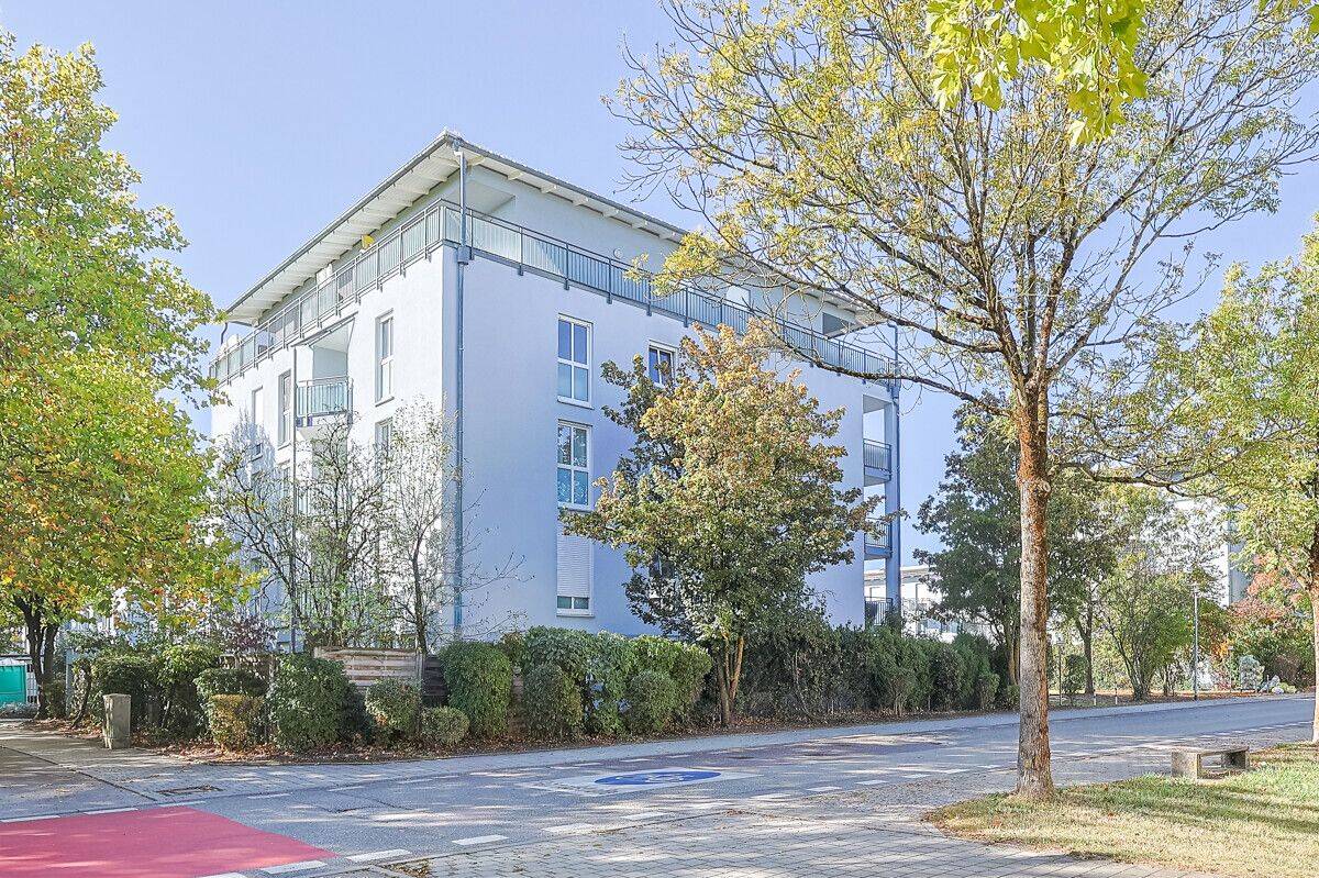 Ankommen und wohlfühlen: Charmante 2-Zimmer-Wohnung mit sonnigem Morgenbalkon und Tiefgarage, 85049 Ingolstadt