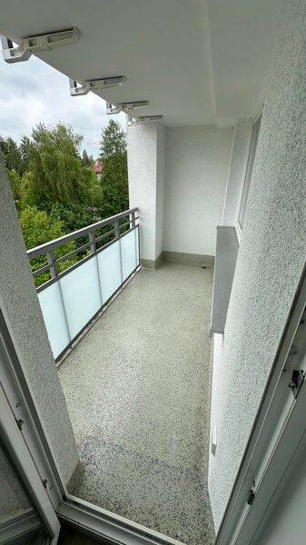 Was eine Aussicht! 3 Zimmer mit Südbalkon im 7. OG / Frisch saniert, 87435 Kempten (Allgäu) (Adelharz Eich Kempten Rothkreuz Steufzgen)