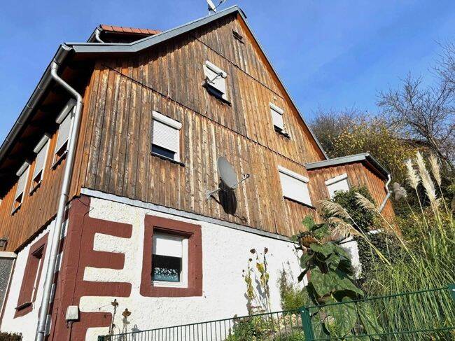 Großzügiges Wohnhaus mit Nebengebäuden: Viel Fläche & Ausbaupotenzial in Glatten!, 72293 Glatten