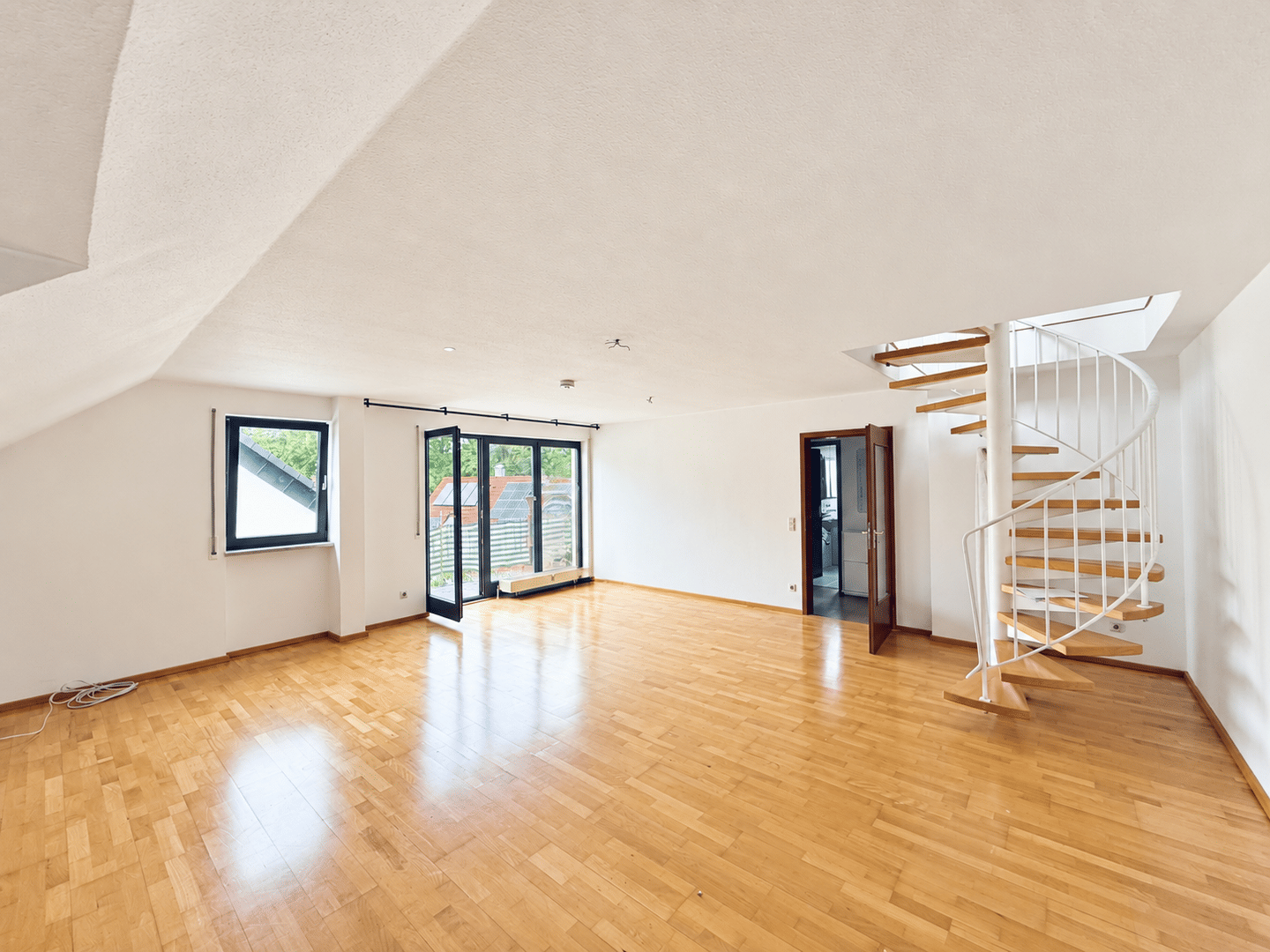 Maisonettenwohnung mit Balkon, ca. 65 m² Wohnfläche, in Ruhige, aber verkehrsgünstige Lage, inkl. Kellerabteil, 91126 Schwabach