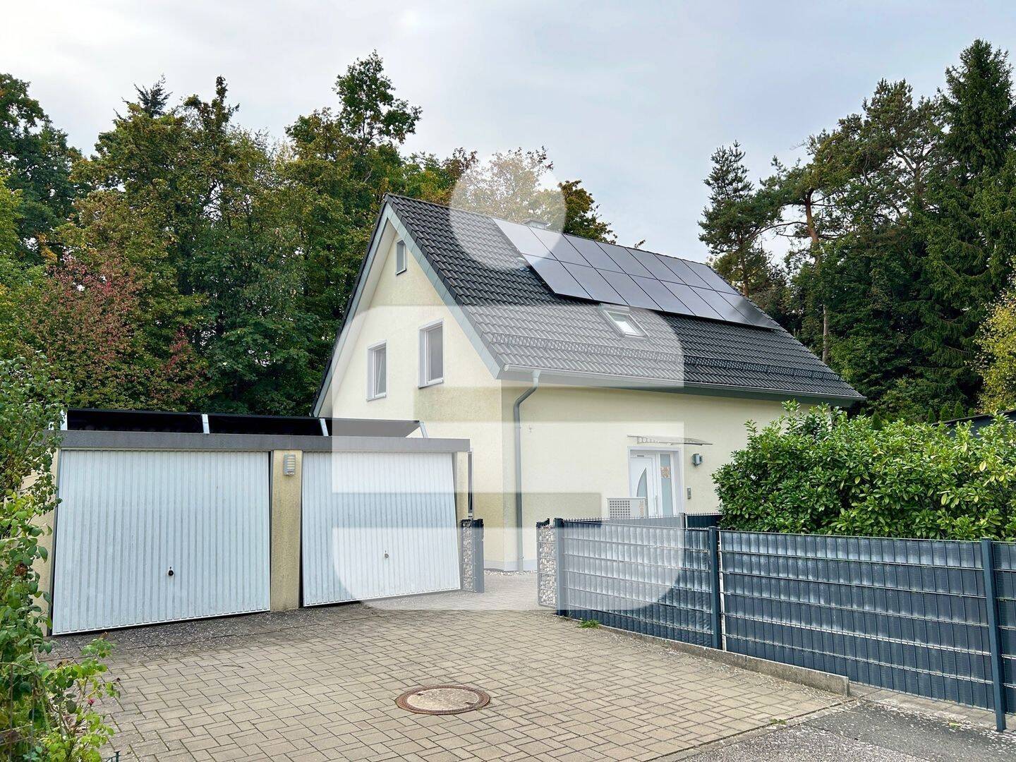 Attraktives EFH mit Doppelgarage in Höchstadt…Zeitgemäßer Wohnkomfort und viel Platz, 91315 Höchstadt a.d. Aisch