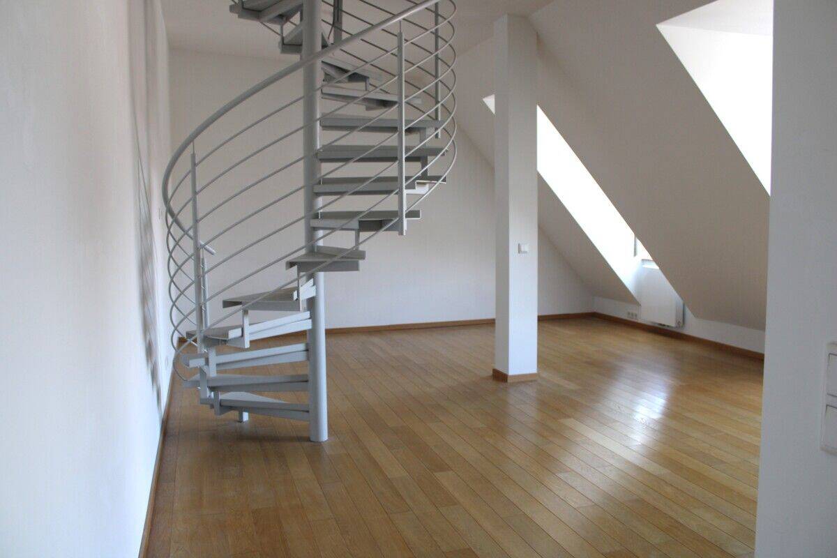 Singlewhg. – Zw. Prager + Bay. Pl.! – Loftähnl. gestaltetes DG, hochwert. AUS! Sportlich? kein Lift!, 10717 Berlin (Charlottenburg-Wilmersdorf Wilmersdorf)