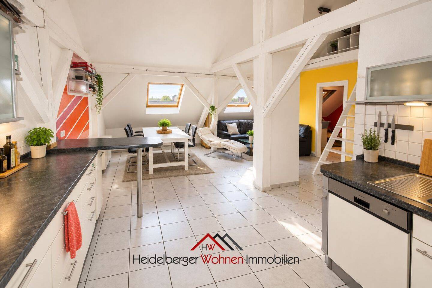 Wohnen über den Dächern: Drei-Zimmer-Wohnung mit großer Dachterrasse in Mannheim-Rheinau!, 68219 Mannheim (Rheinau)