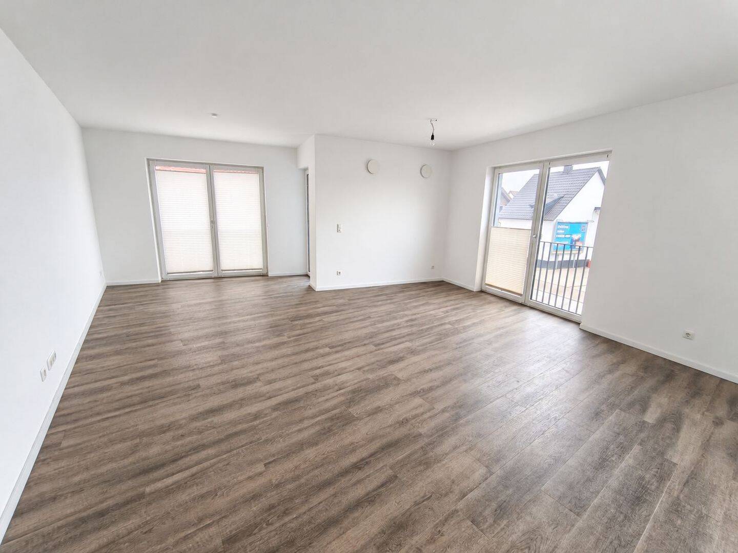 3-Zimmer-Wohnung mit zwei Balkonen, Aufzug und Fußbodenheizung in Straubing, 94315 Straubing