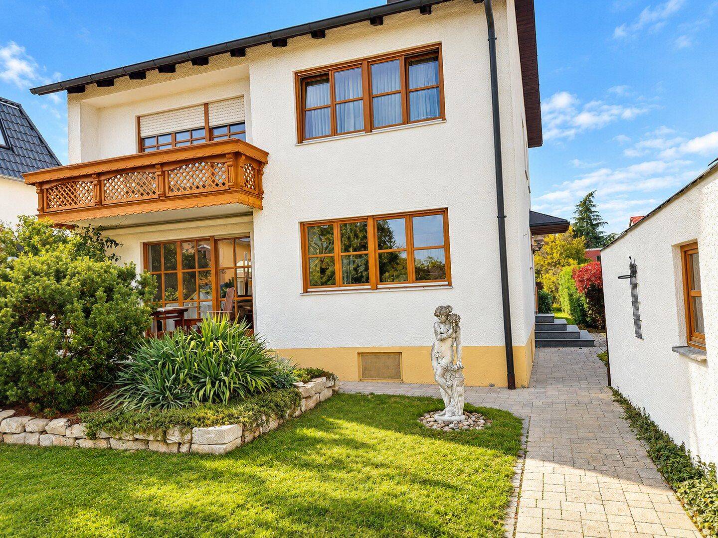 Gepflegtes Einfamilienhaus mit großem Garten in stadtnaher Lage von Ingolstadt, 85055 Ingolstadt